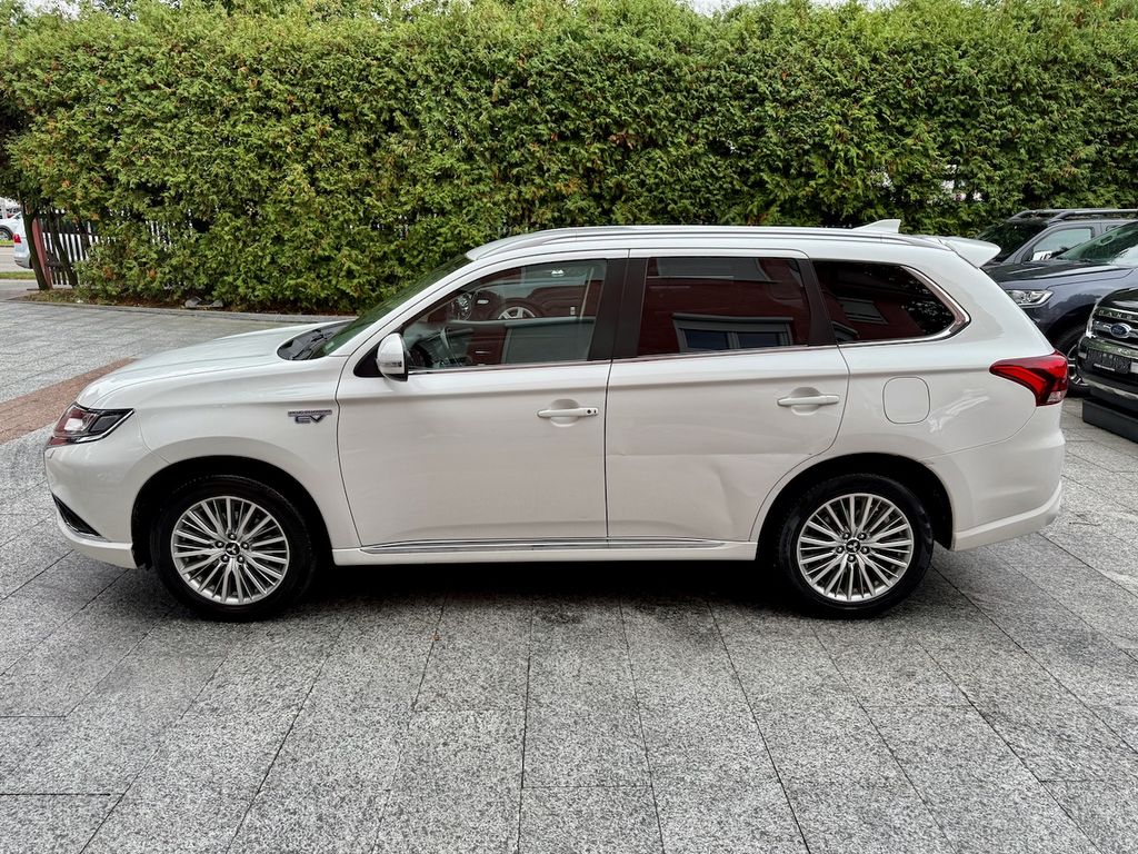 Mitsubishi Plug-in Hybrid Outlander