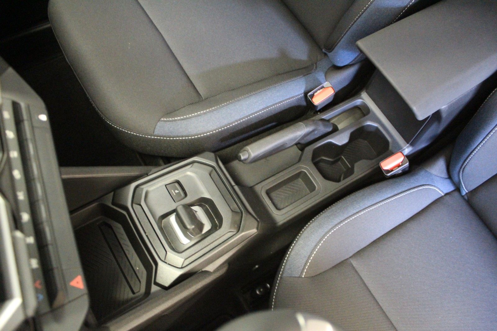 Fahrzeugabbildung Dacia Duster Hybrid 155 Expression *Winterpaket* MY26