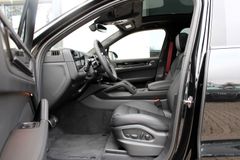 PORSCHE Cayenne Coupe GTS /PDCC/ STANDHZG./ BURMESTER HE PORSCHE Cayenne Coupe GTS /PDCC/ STANDHZG./ BURMESTER HE