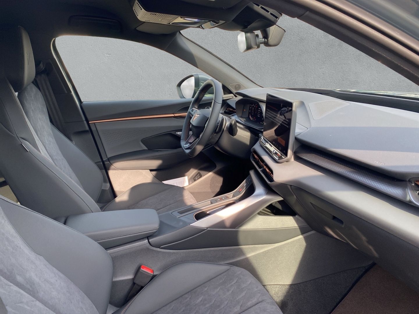 Fahrzeugabbildung CUPRA Terramar 1.5 eTSI 110 kW EU6e digitales Cockpit