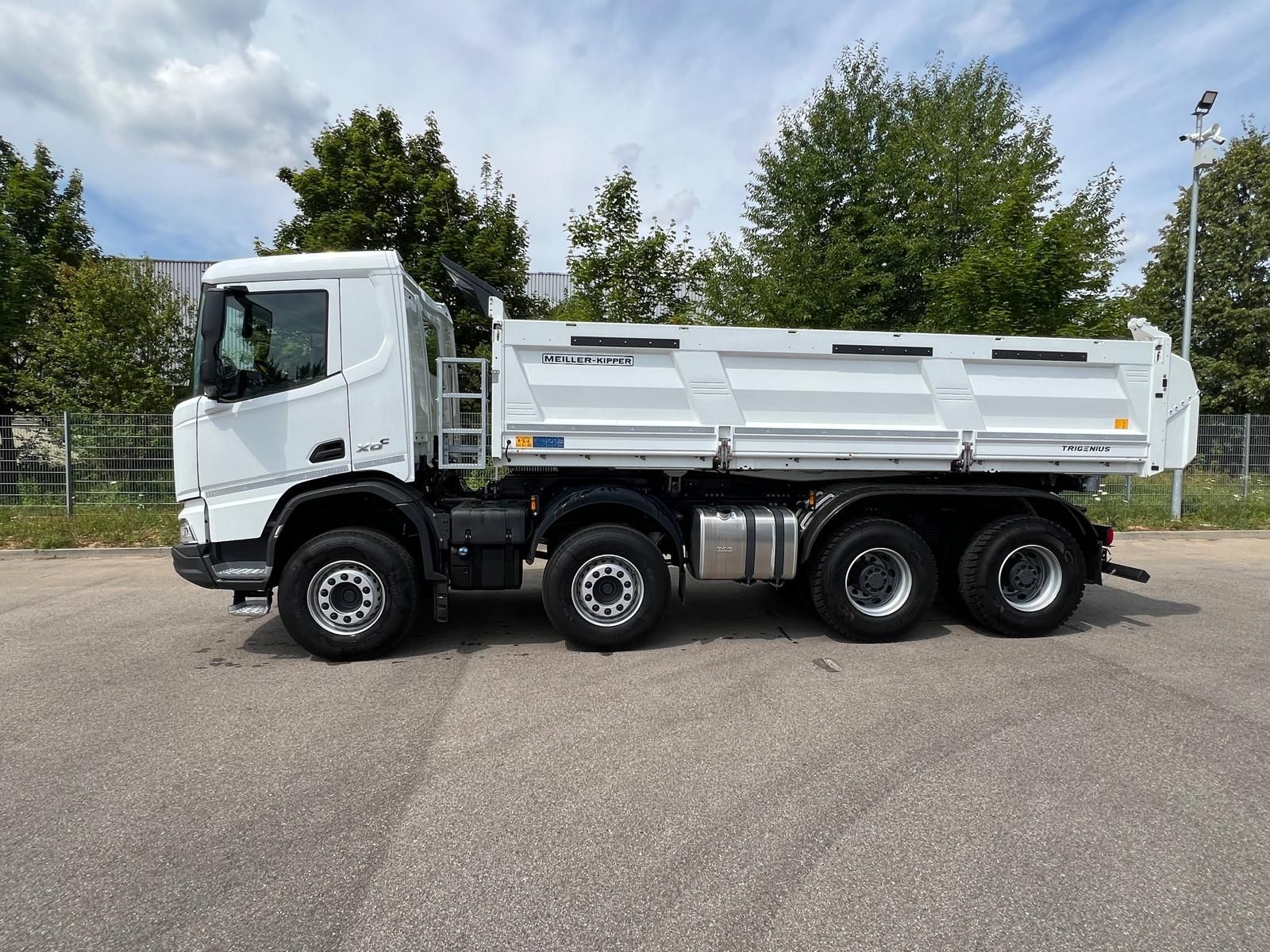 Fahrzeugabbildung DAF FAD XDC 450 Dreiseitenkipper