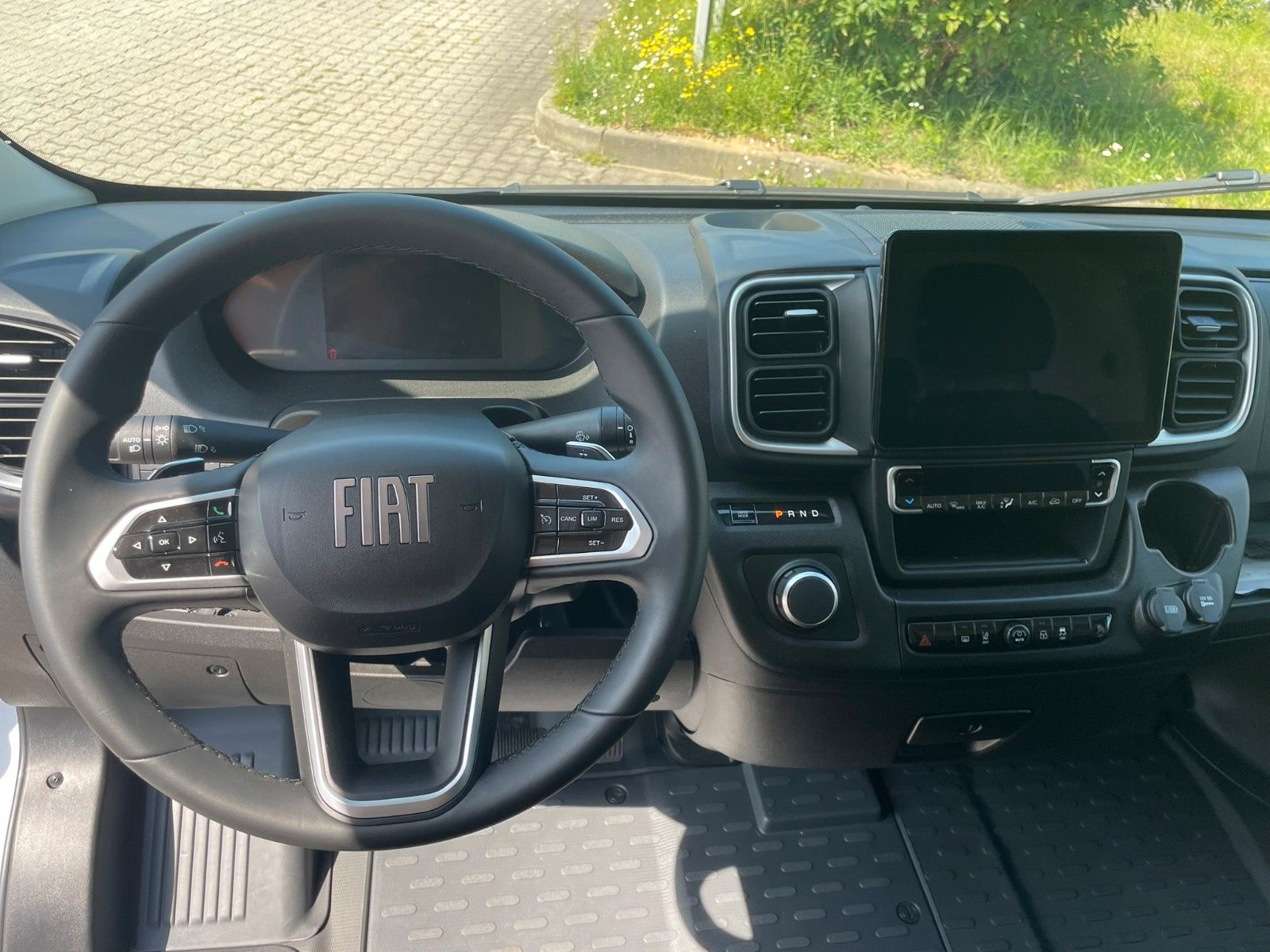 Fahrzeugabbildung Fiat E- Ducato H2 Kastenwagen 42 L3H2 200kW Hochdach