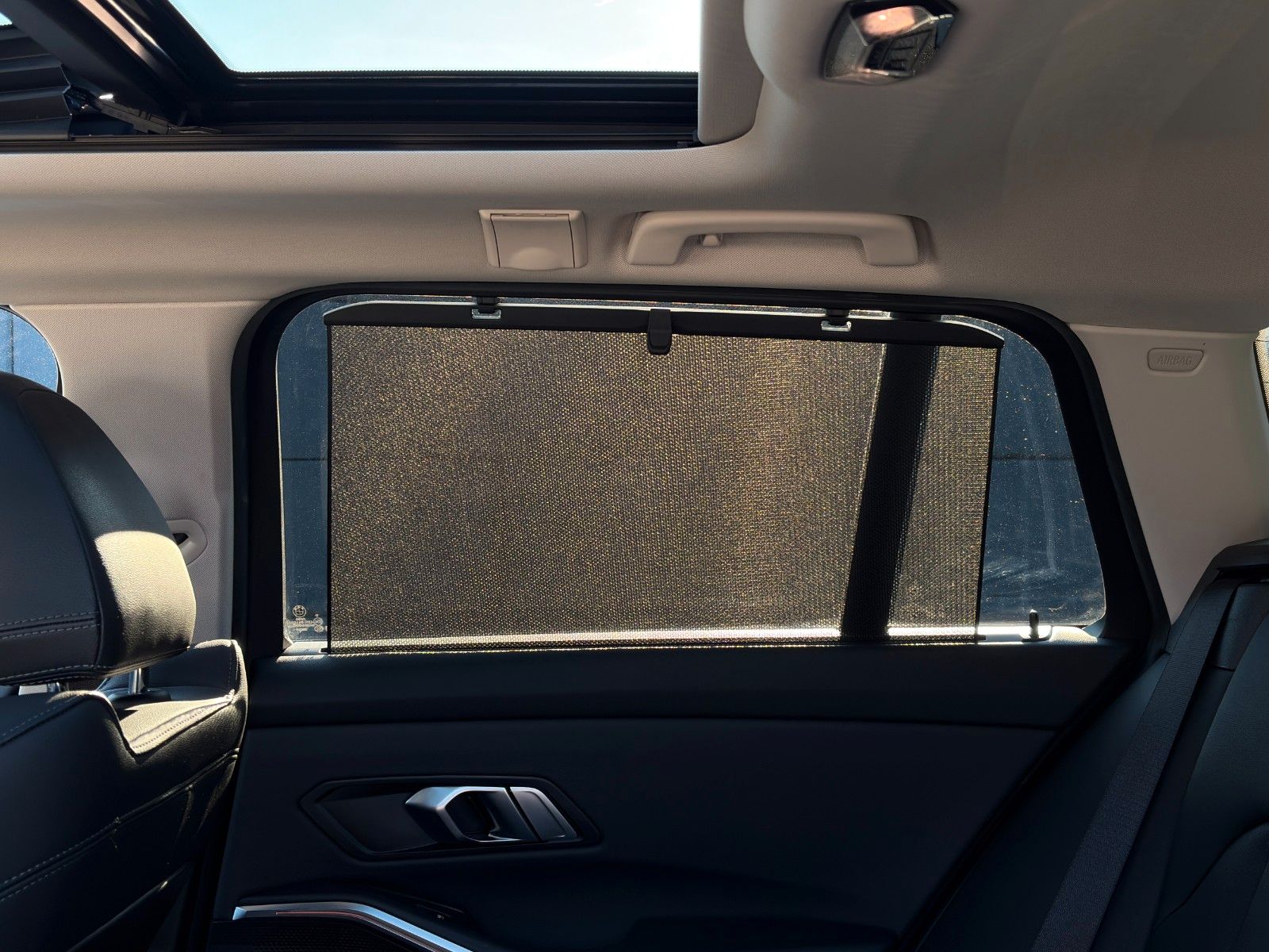 Fahrzeugabbildung BMW 330i Touring LEDER AKUSTIK PANO LED HiFi CarPlay