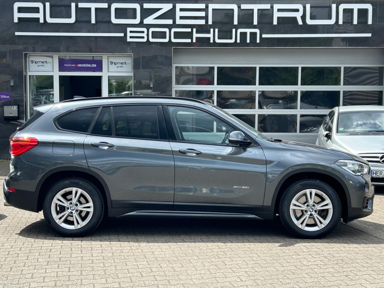 BMW X1 xDrive 20 i Sport Line Shadow Line Business
