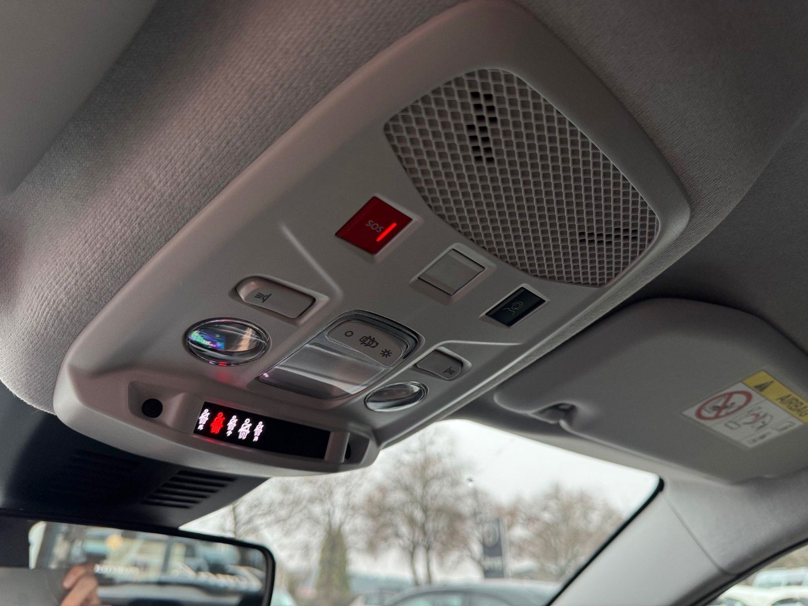 Fahrzeugabbildung Fiat 600 1.2 BUSINESS EDITION NAVI SITZHEIZUNG KLIMA