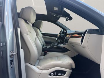 Porsche Cayenne - 10