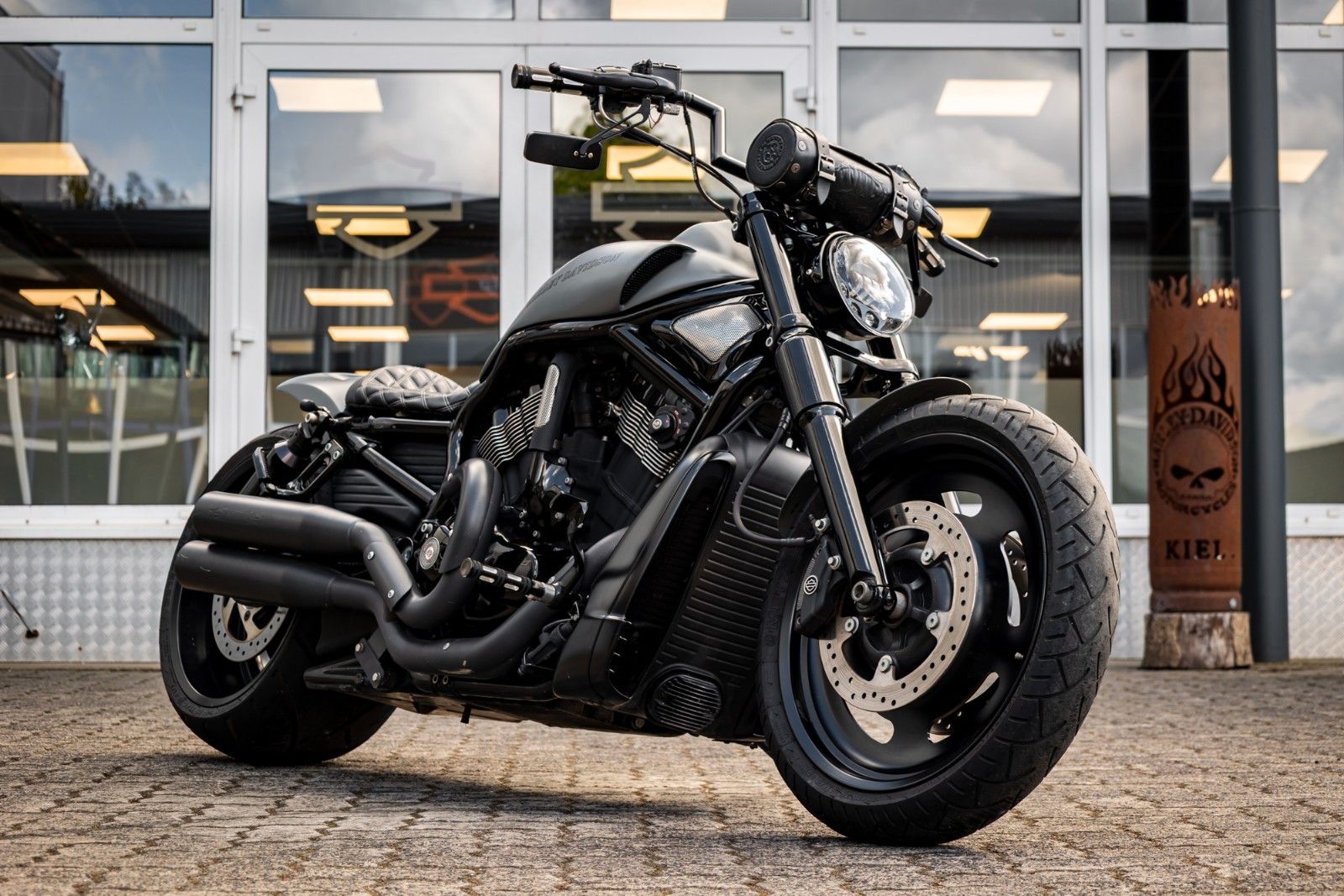 Fahrzeugabbildung Harley-Davidson VRSCDX Night Rod Special - Remus - Mini Ape