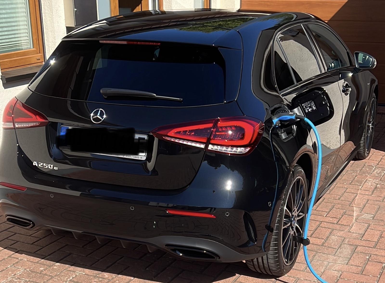 Mercedes-Benz A 250 e AMG Line Edition 2021