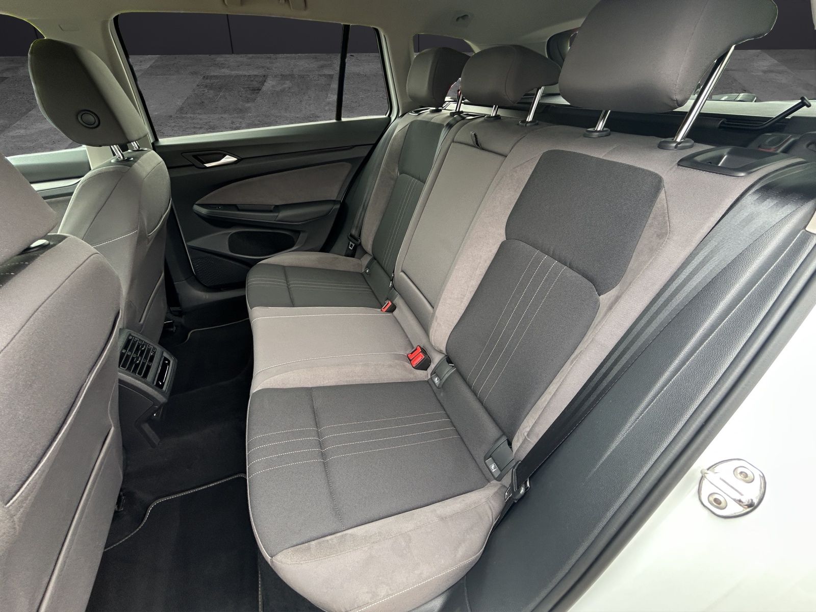 Fahrzeugabbildung Volkswagen Golf VIII Variant Alltrack TDI DSG IQ Light ACC