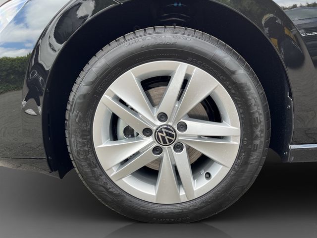 Golf VIII Variant Life 1.5 l eTSI DSG FACEL. LED