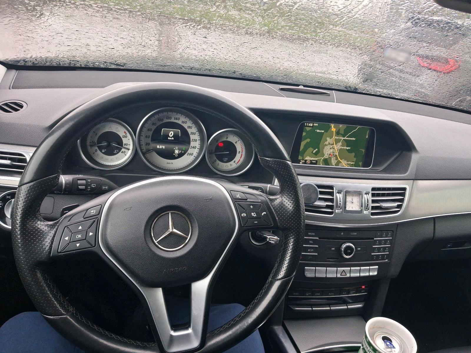 Mercedes-Benz E 220