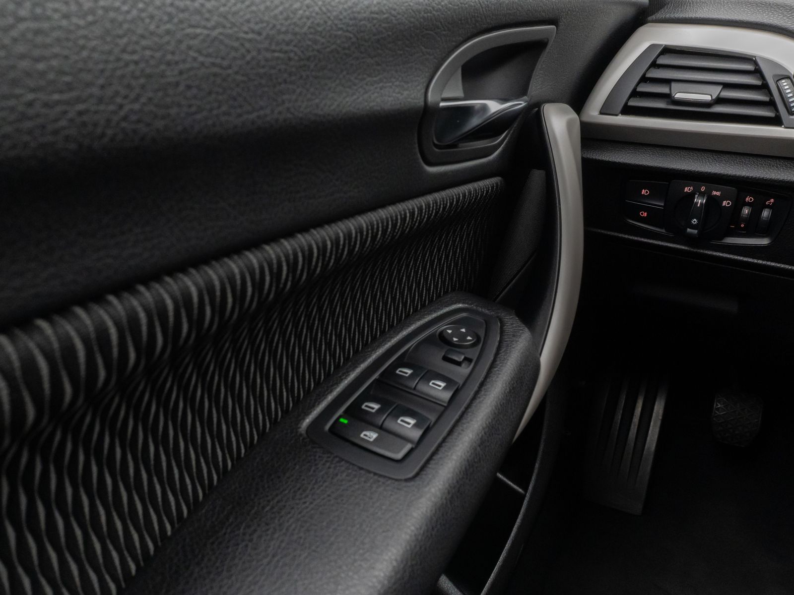 Fahrzeugabbildung BMW 118d Advantage PDChint Sitzhzg Geschwindigkeits
