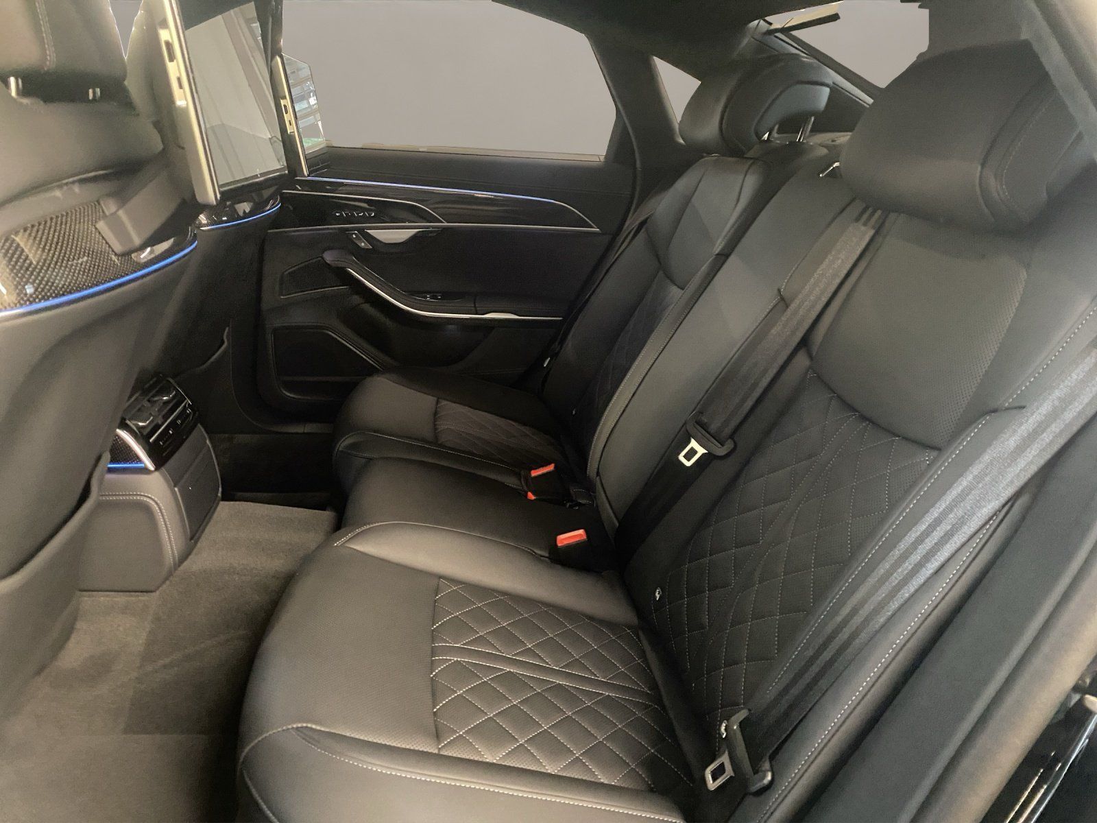 Audi S8 - Bild 15