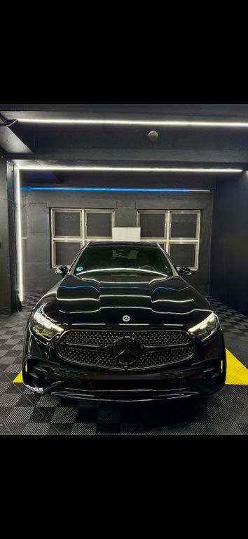 Image of Mercedes-Benz GLC 300