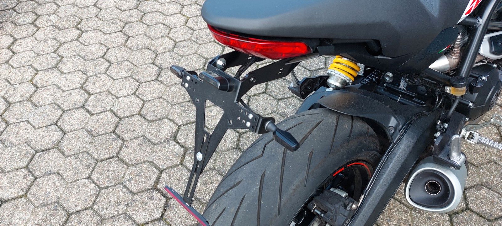 Fahrzeugabbildung Ducati Monster 797    Neuzustand   + Zubehör