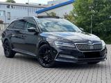 Skoda Superb 2.0 DSG 4x4 L&K*Matrix*Pano*Canton*AHK - Skoda Superb mit Diesel-Antrieb: Leder, Allradantrieb, Kombi