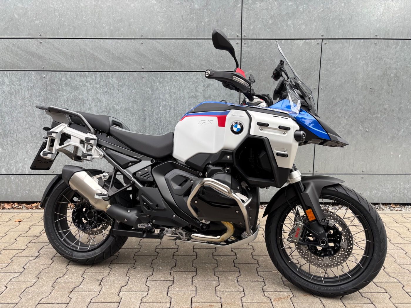 Fahrzeugabbildung BMW R 1300 GS Adventure Trophy ASA 3 Pakete Adaptive