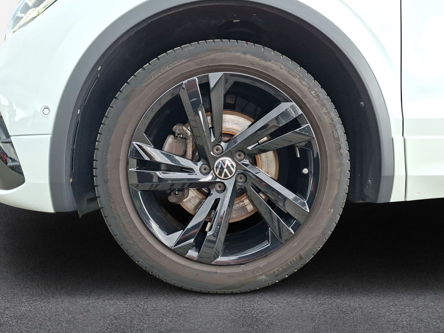 Tiguan 2.0 TSI DSG R-Line 4Motion *AHK*PANO*LEDE