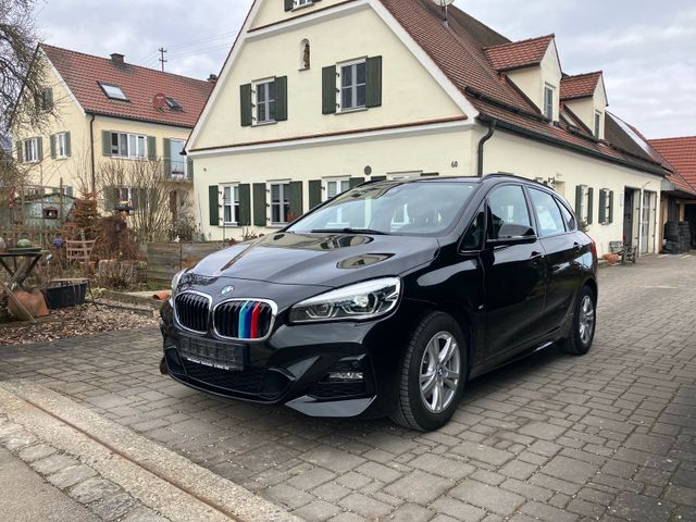 BMW 218 Baureihe 2 Active Tourer 218 d M Sport, Navi