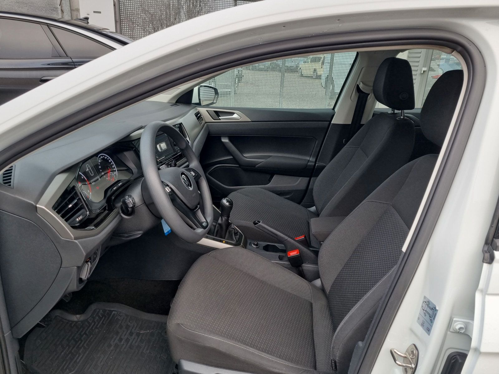 Fahrzeugabbildung Volkswagen Polo 1.0 Comfortline APP PDC SHZ KLIMA