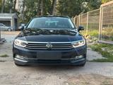Volkswagen VW Passat 1,4 Benzin PanoSIZHLEDKlima - Volkswagen Passat mit Benzin-Antrieb: Kombi, 1.4