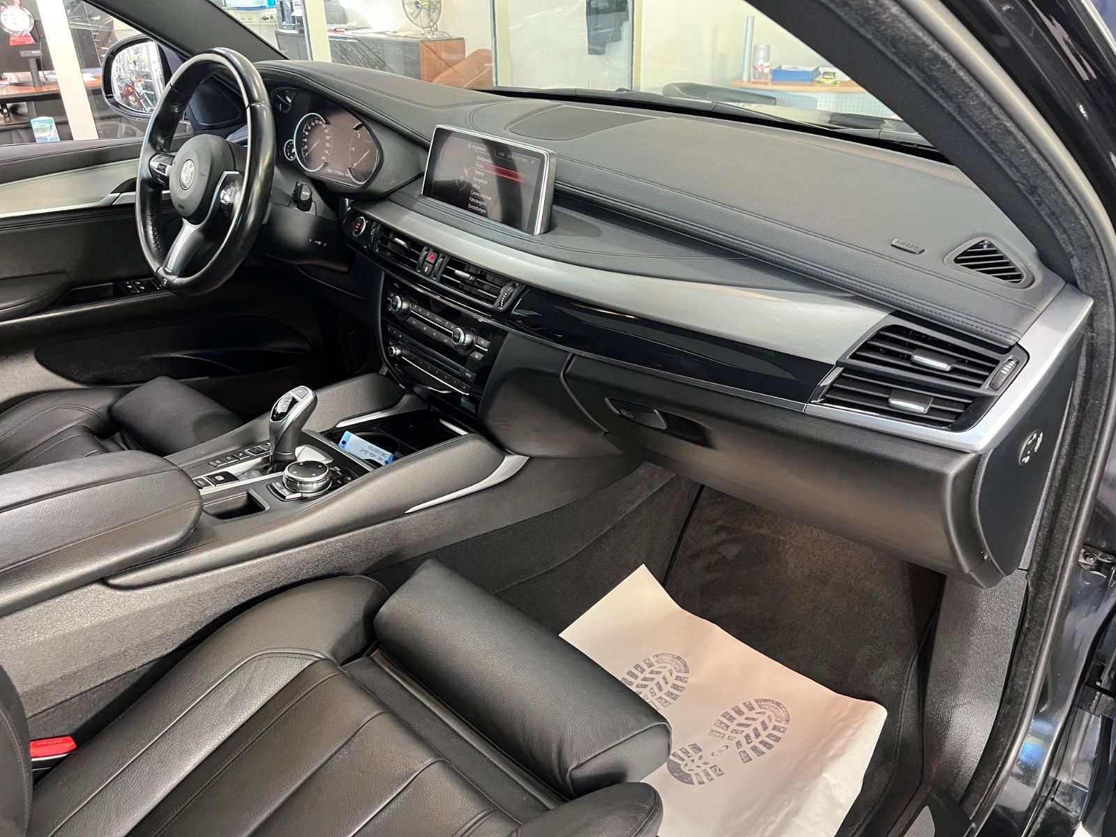 Fahrzeugabbildung BMW X6 xDrive 30 d M Sport Paket *4xSitzh*Head-Up*