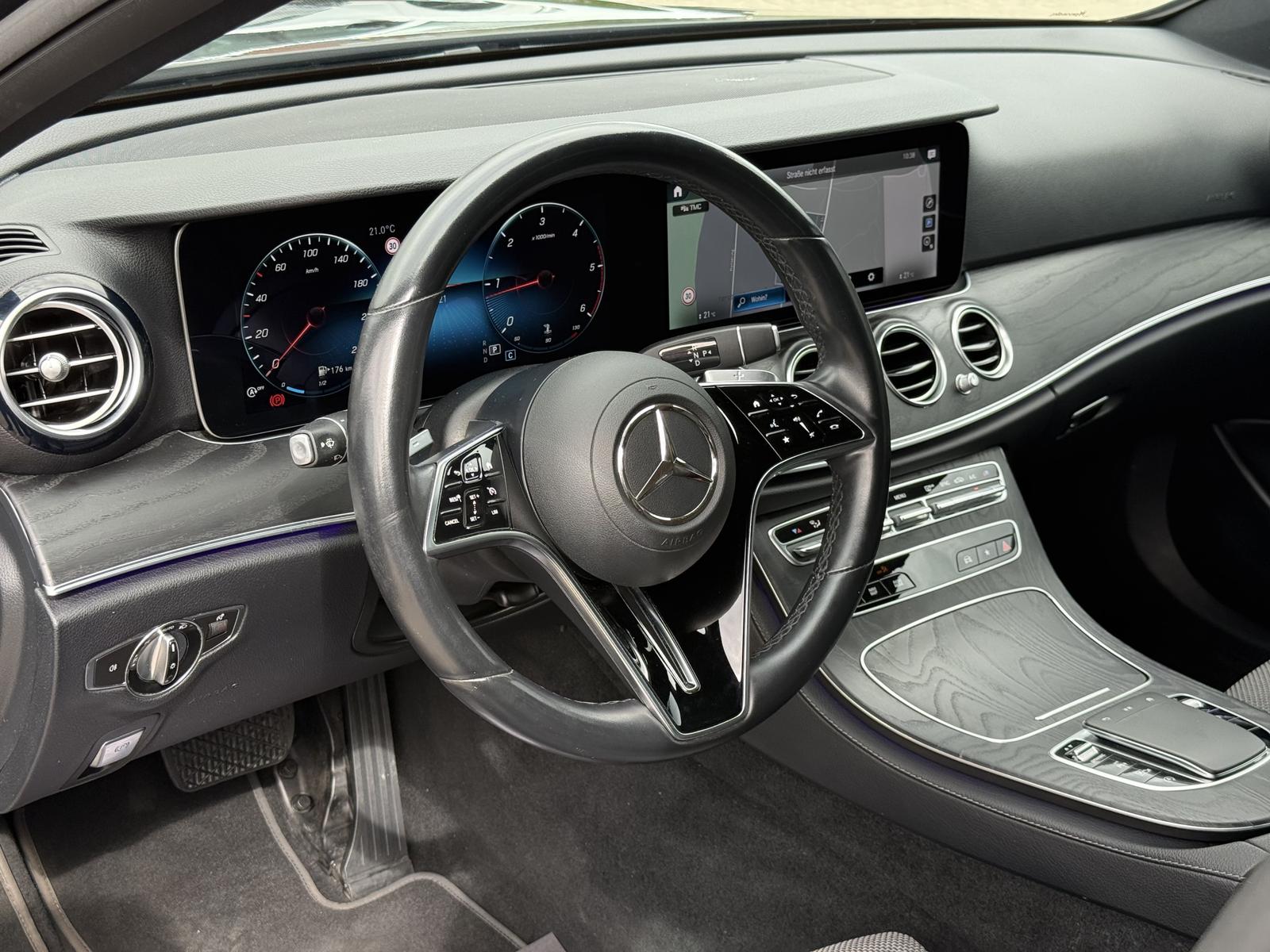 Mercedes-Benz E 200 d,T-M Avantgarde,T-Leder,R-Kam,Ambiente