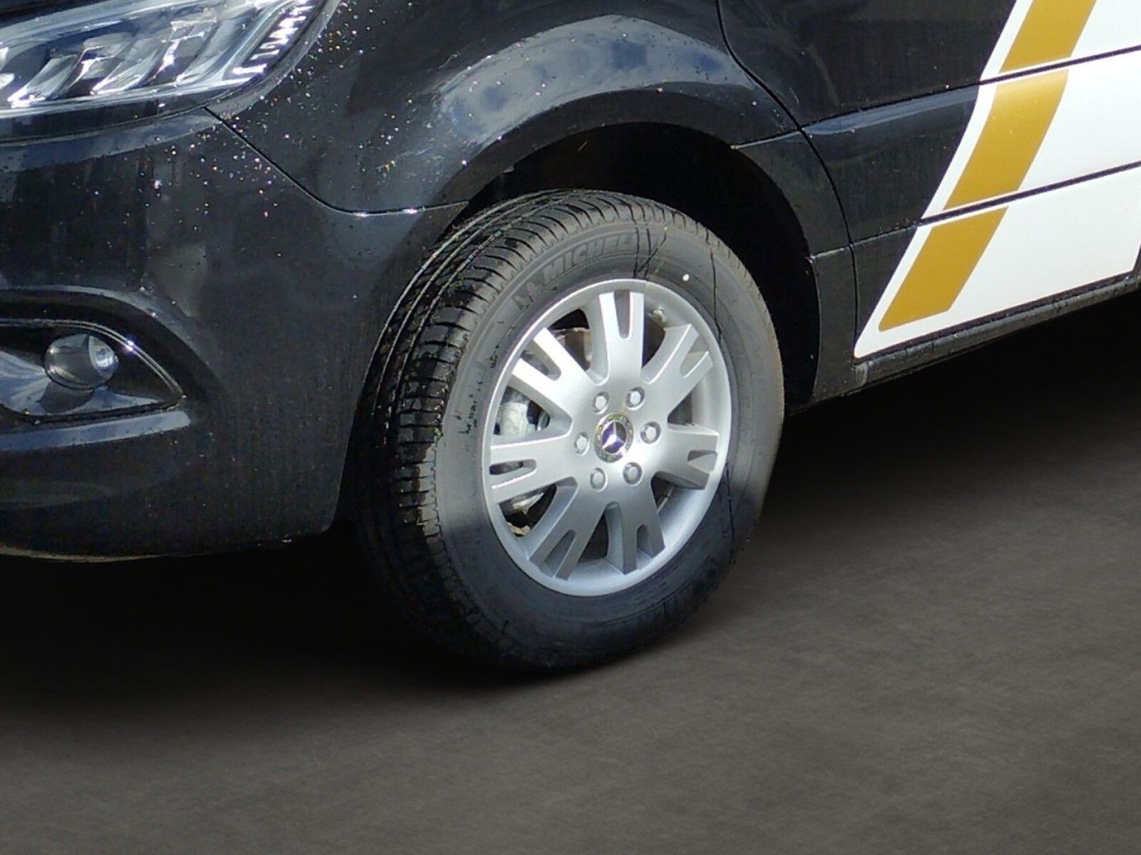 Fahrzeugabbildung Eura Mobil Contura CT 766 EF Luminary Paket, Markise