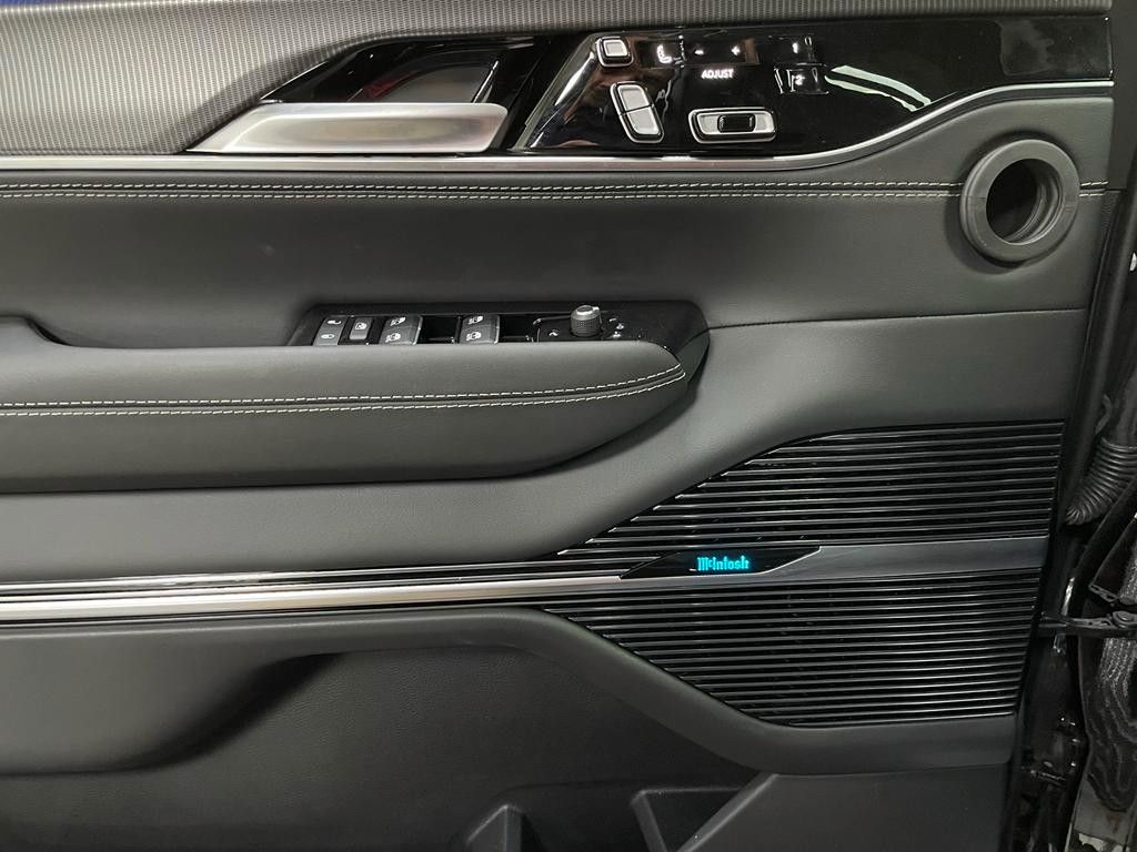 Fahrzeugabbildung Jeep GRAND WAGONEER OBSIDIAN 6.4L V-8  SOFORT!!!