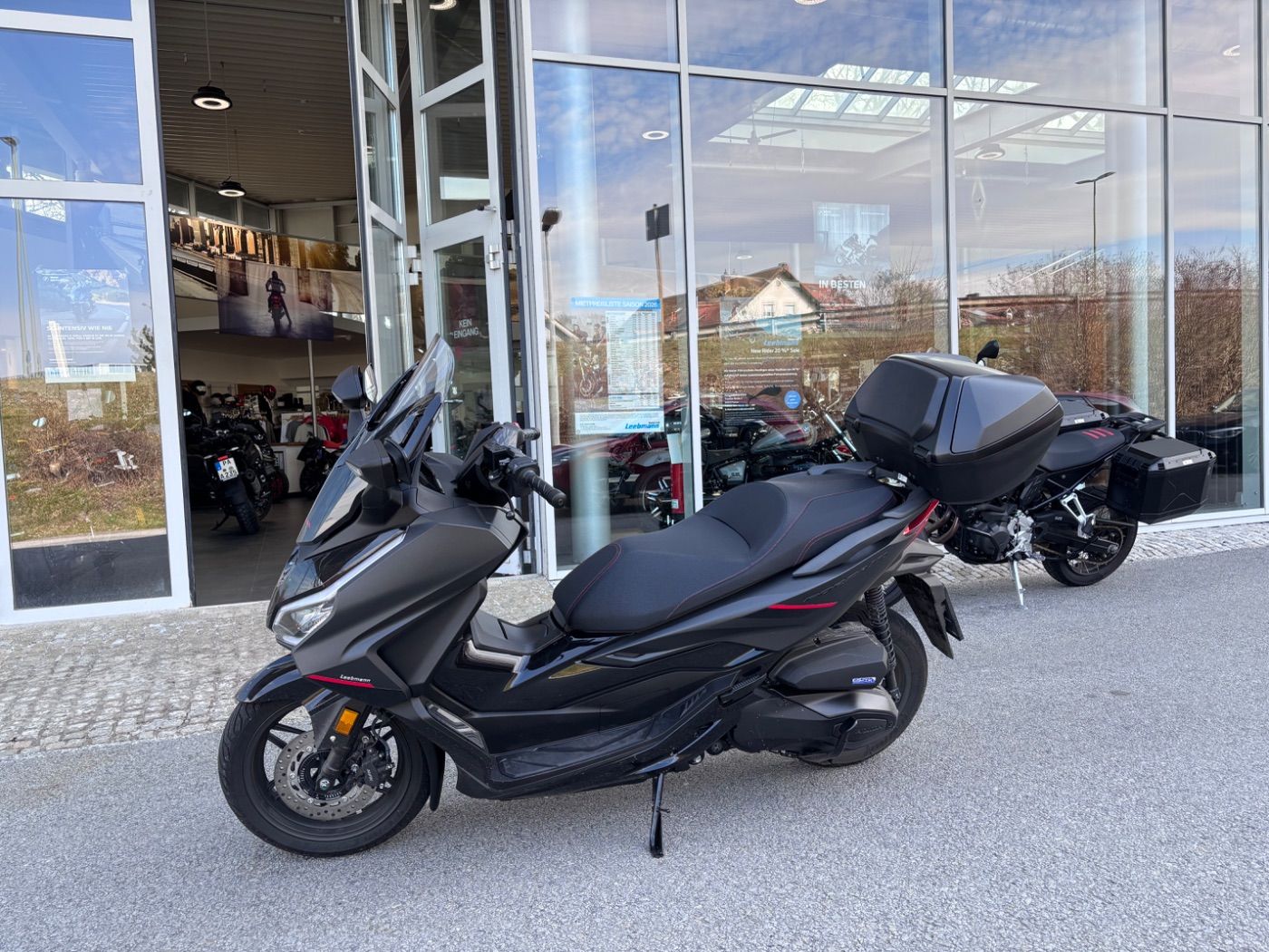 Fahrzeugabbildung Honda Forza 350 NSS 350, wenig KM,