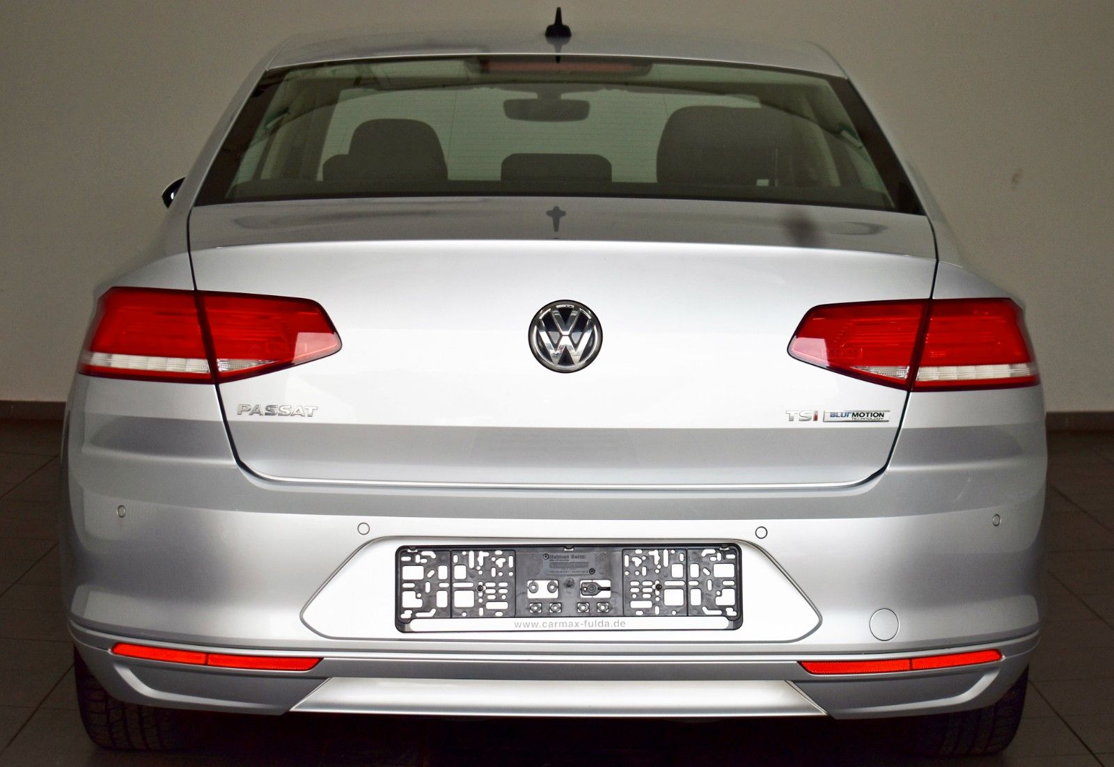 Fahrzeugabbildung Volkswagen Passat Lim. Trendline,Navi,SH,PDC 8fach bereift!