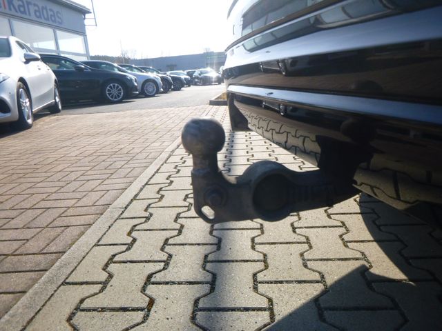 Fahrzeugabbildung Volvo XC60 R Design 2WD >AUT/AHK/LED/KAM/PDC<