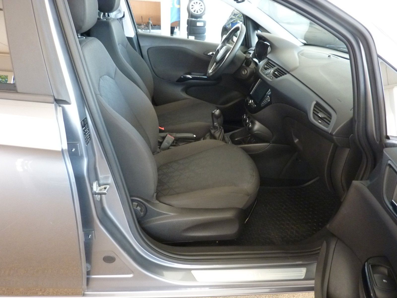 Fahrzeugabbildung Opel Corsa 1.4 Edition, AC, BC, PDC, RFK