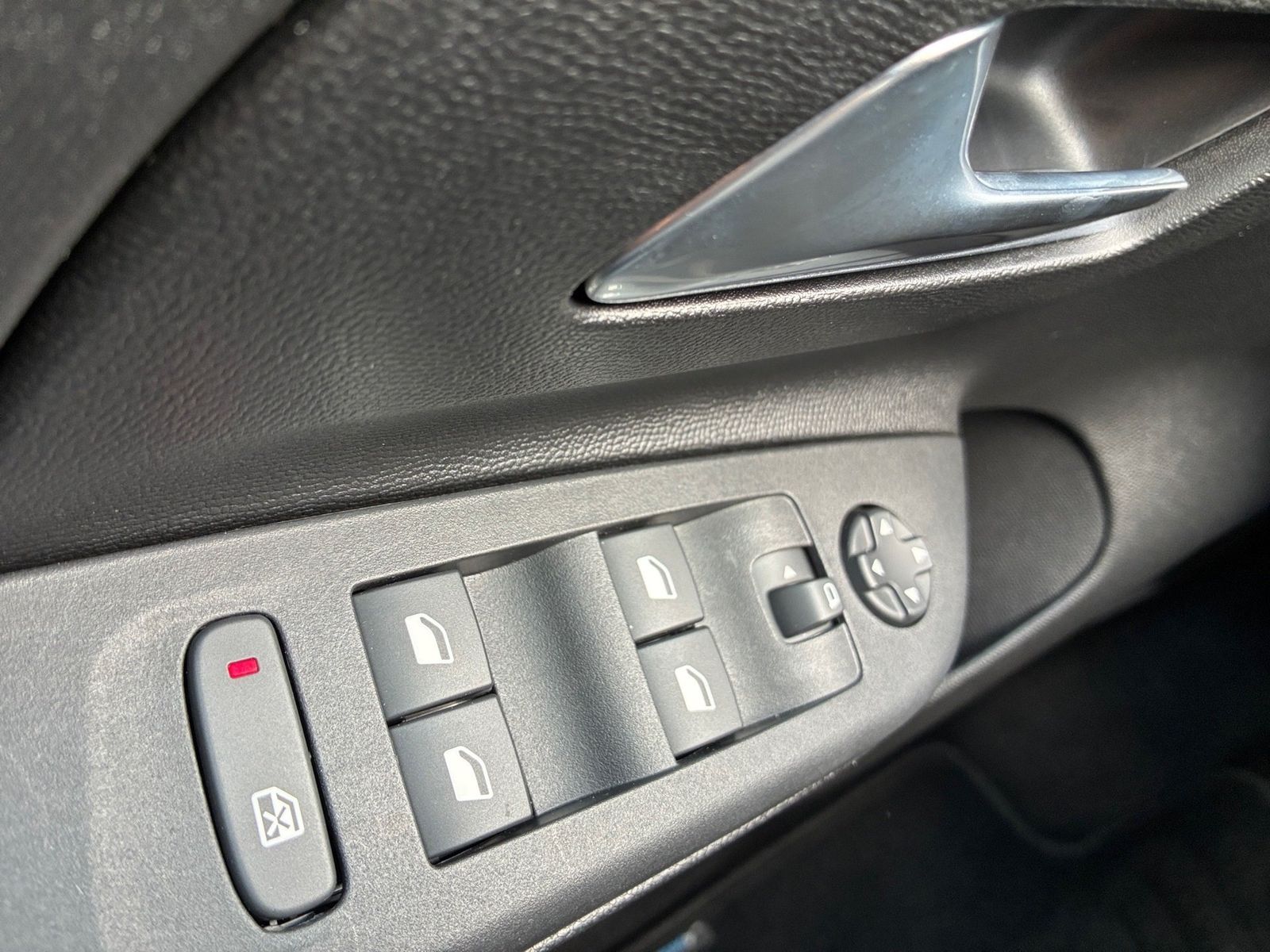 Fahrzeugabbildung Opel Corsa F 1.2 Turbo Edition LED,SHZ,PDC,Facelift