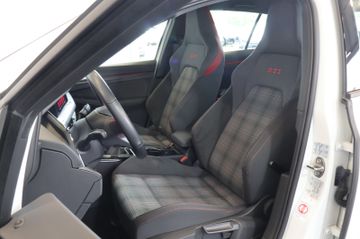 Volkswagen Golf VIII GTI 2.0 TSI AID+LED+CARPLAY+AMBIENT