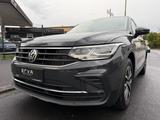 Volkswagen Tiguan 2.0 TDI Life | MATRIX | AHK - mit Diesel-Antrieb: Lederlenkrad, Geländewagen, mit Klimaanlage