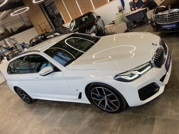 BMW 540d  Touring xDrive M Sport *1.HAND*LED*KAM*AHK