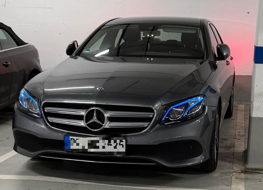 Image of Mercedes-Benz E 220