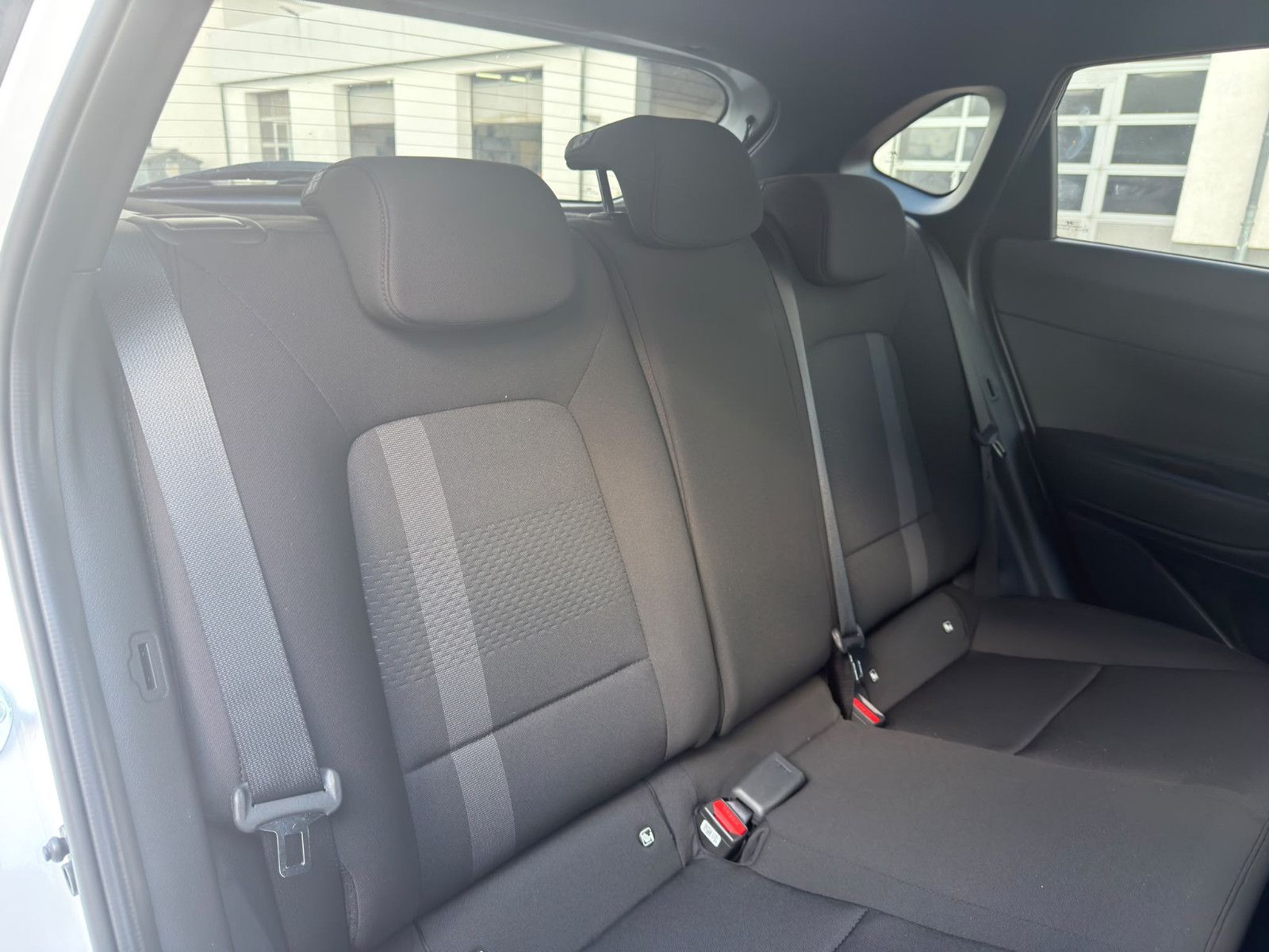 Fahrzeugabbildung Hyundai i20 1.0 T-GDI Blackline *Navi*RFKamera*LED*BOSE*