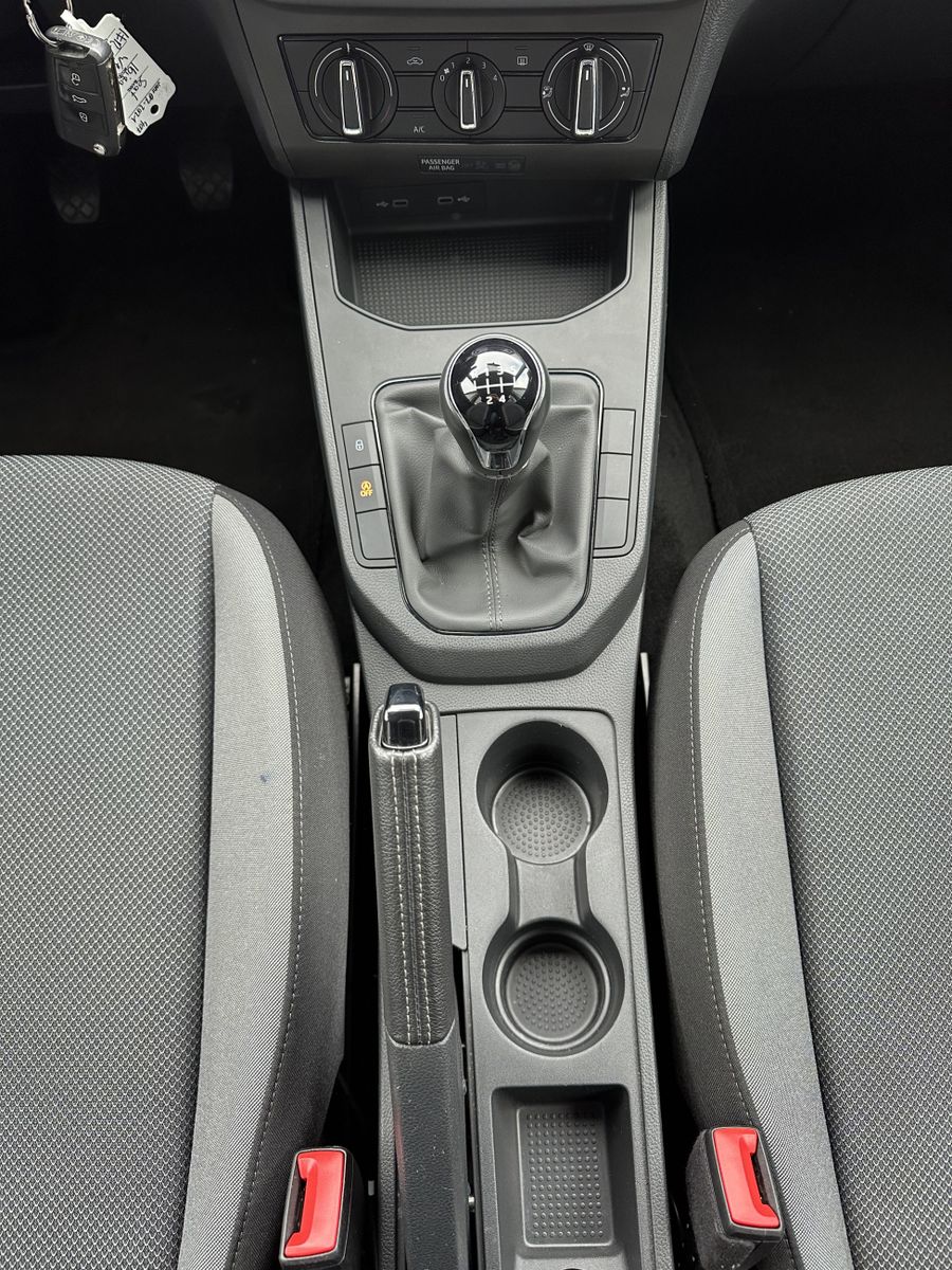 Fahrzeugabbildung SEAT Ibiza 1.0 TSI Style 5-Türer NAV+LED+CARPLAY+1HD