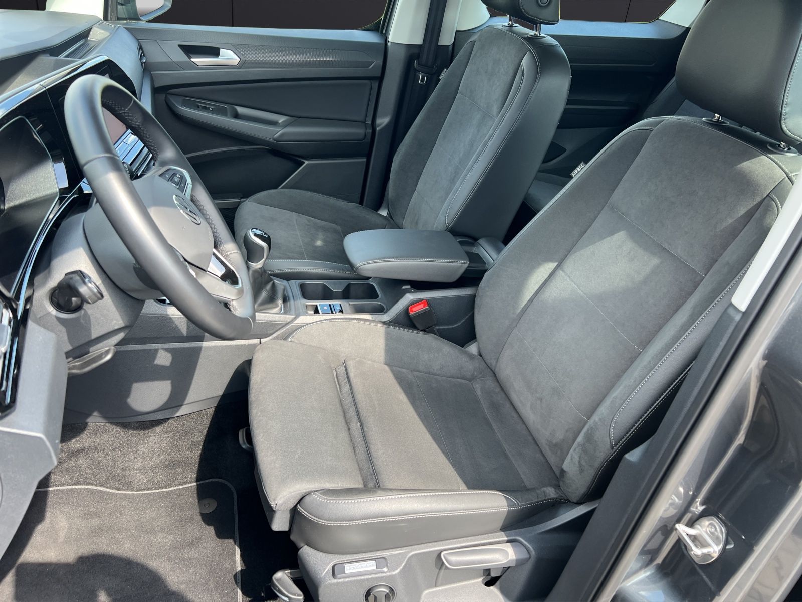 Fahrzeugabbildung Volkswagen Caddy Maxi TSI Style Maxi LED AHK STH NAVI