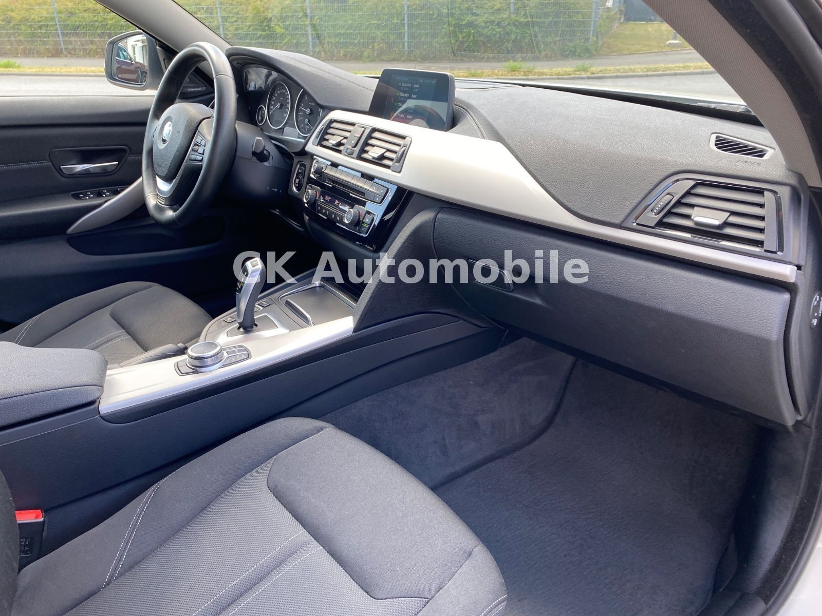 Fahrzeugabbildung BMW 420i xDrive Gran Coupe Advantage/Navi/LED/Kamera