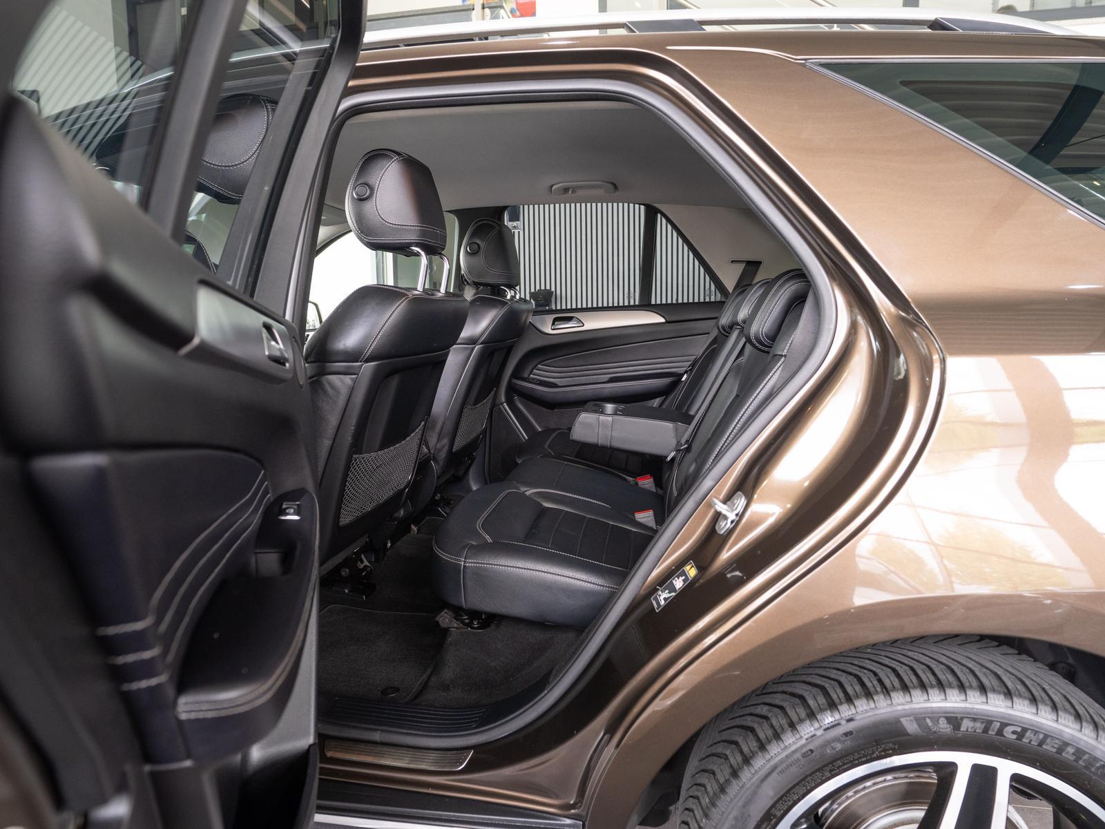 Mercedes-Benz ML 350 4 Matic *AHK*R-KAMERA*MEMORY*LEDER*