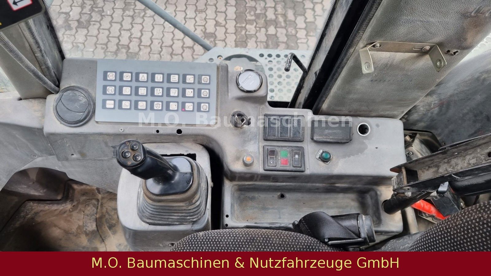 Fahrzeugabbildung Liebherr L 574