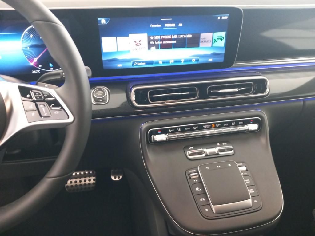 Fahrzeugabbildung Mercedes-Benz V 300 d Style 4M lang AMG*Airmatic*Navi*Distron.