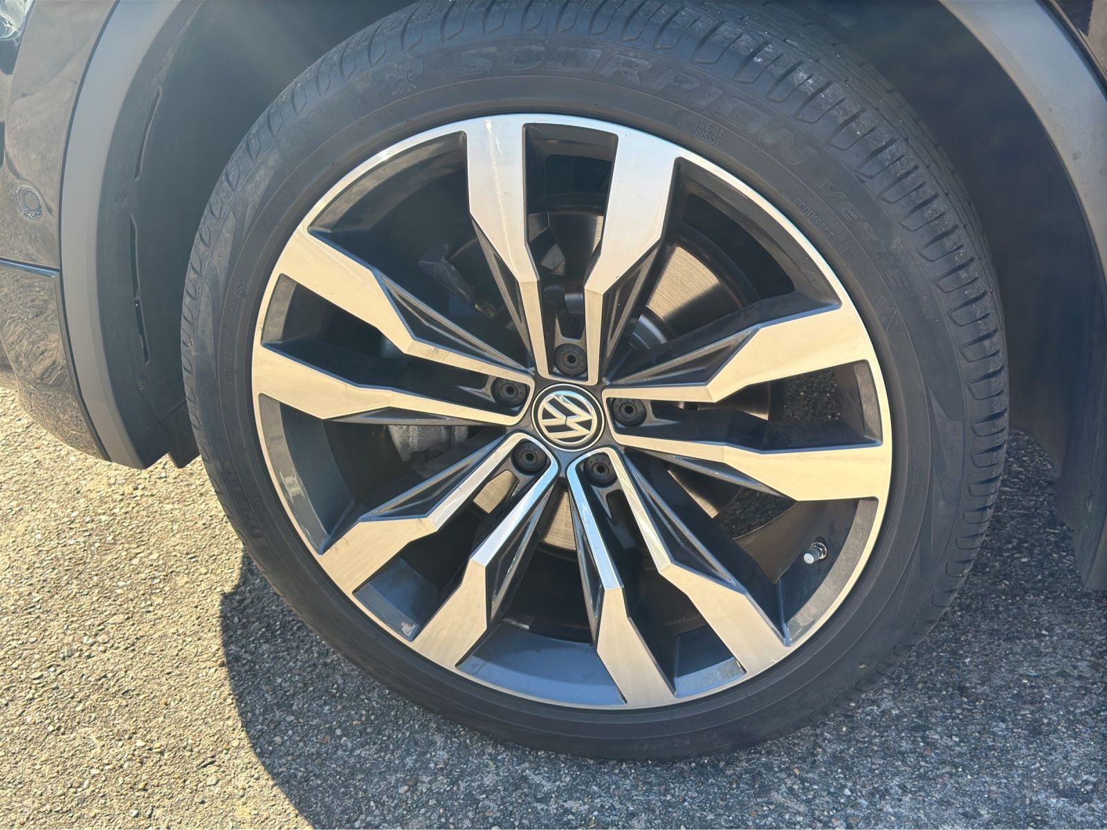 Fahrzeugabbildung Volkswagen Tiguan Allspace Highline TDI DSG 4M LED LEDER 7-
