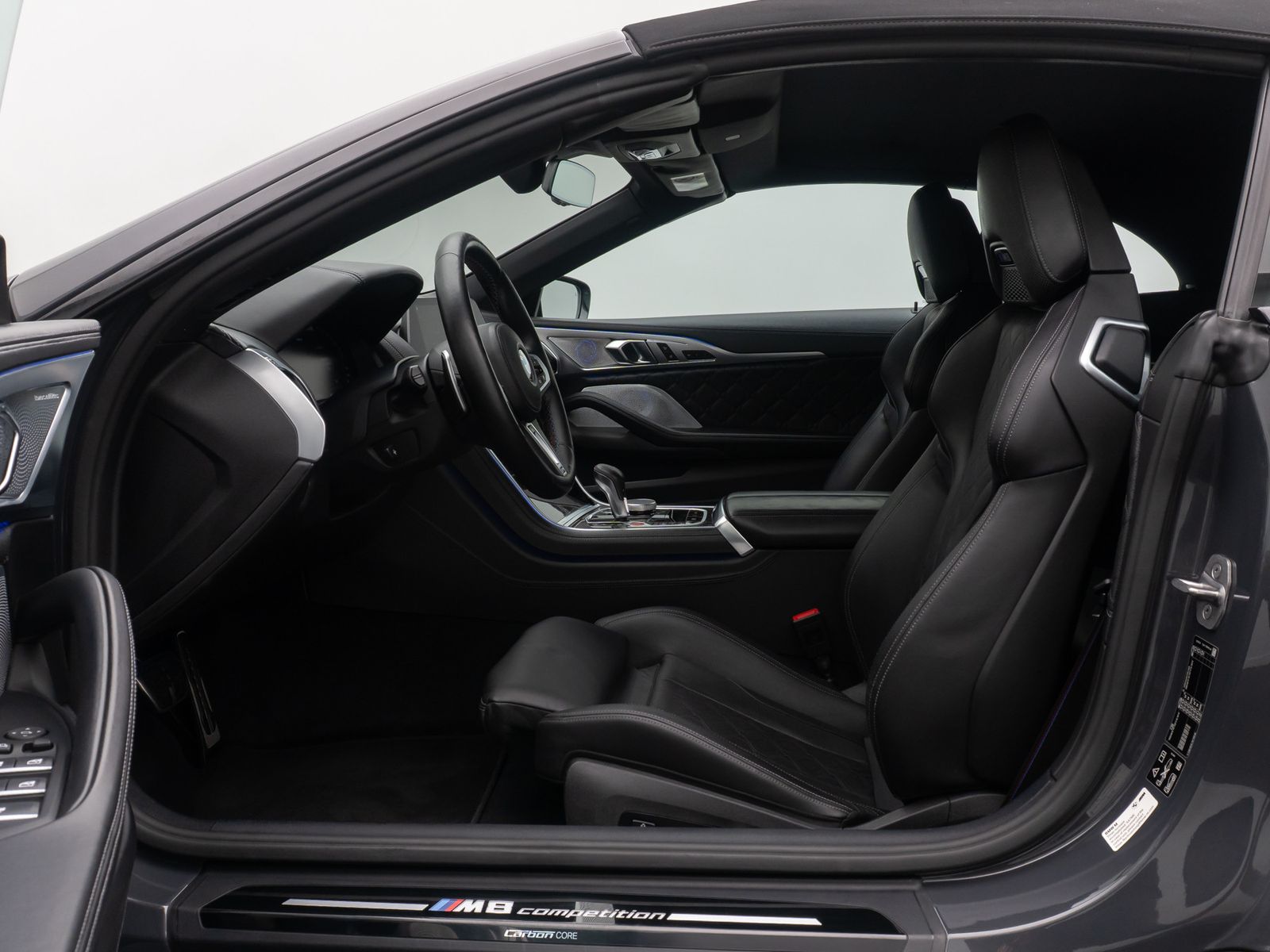 Fahrzeugabbildung BMW M8 Competition xD Cabrio B&W 360°Laser DAB Voll