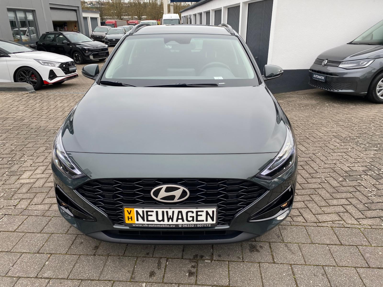 Hyundai i30 cw DCT*NAVI*LED SW*PDC vo&hi&R.KAMERA*WINTER