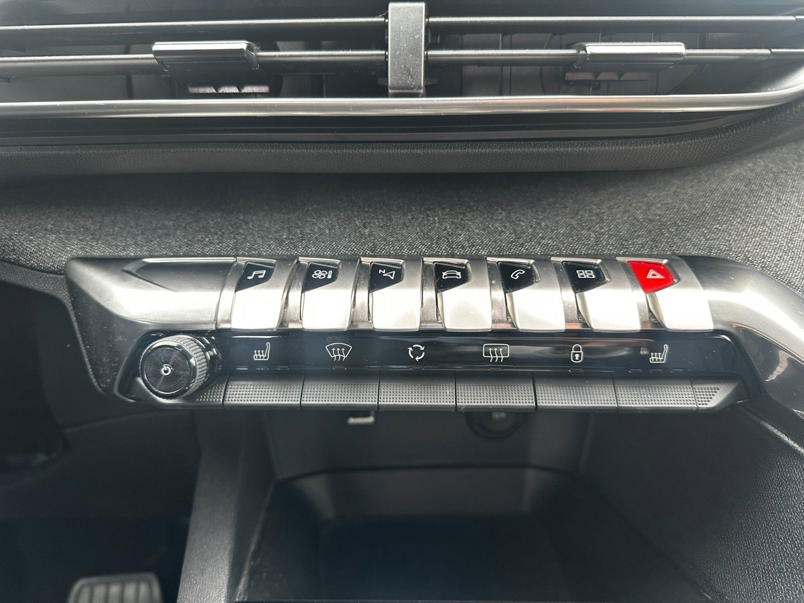 Fahrzeugabbildung Peugeot 3008 Teilleder/ Navi/ Sitzhzg / PDC