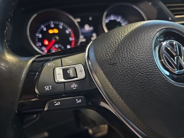 Fahrzeugabbildung Volkswagen Tiguan 1.5 TSI DSG IQ.DRIVE NAVI ACC SHZ GJR